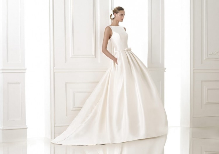 wyjątkowa suknia ślubna PRONOVIAS model BARCAZA