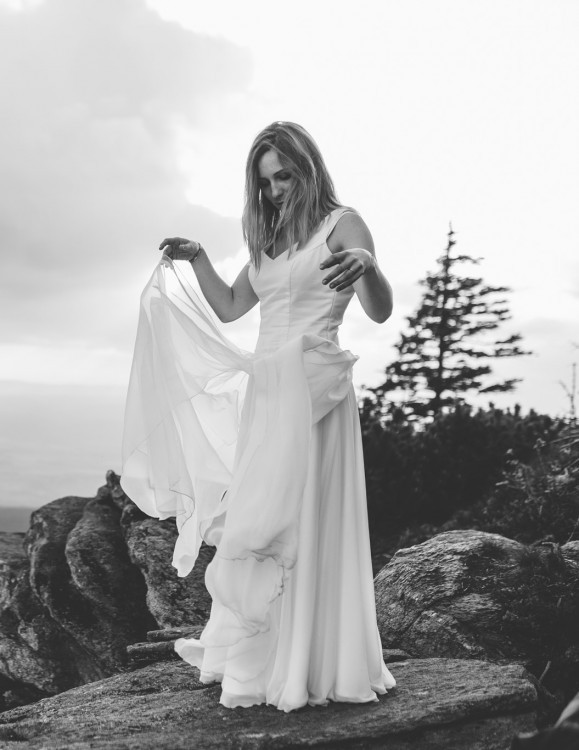 Prosta, rustykalna SUKNIA ŚLUBNA wraz z koronkową bluzeczką