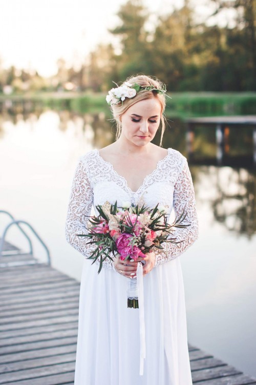 Rustykalna suknia ślubna koronka i muślin, rozporek, tren