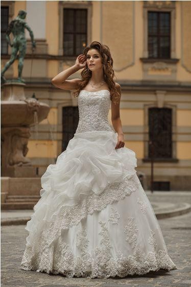 Suknia MODEL Silia KOLEKCJA ANNAIS BRIDAL