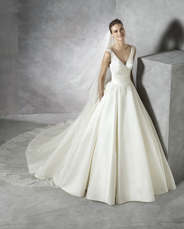 Piękna suknia Pronovias 2016 TESIRA