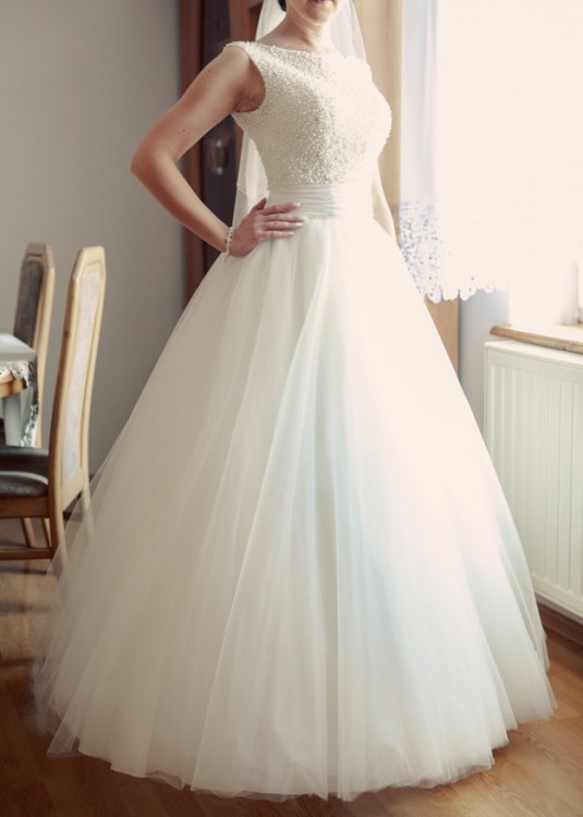 piękna suknia ślubna ecru