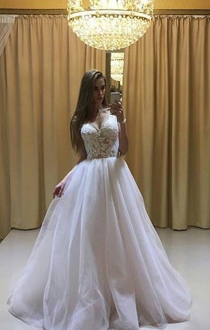 Romantyczna suknia ślubna Lanesta