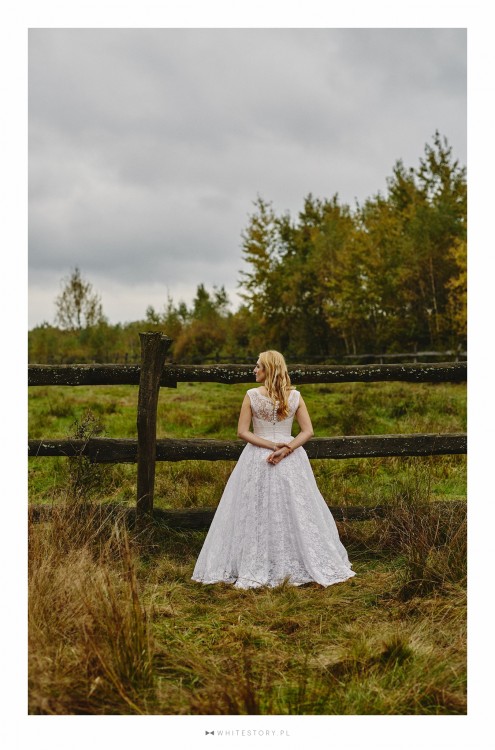 Koronkowa suknia rozmiar 38