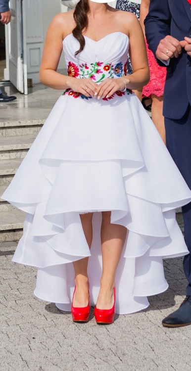 Łowicka suknia ślubna, niespotykana r. 36