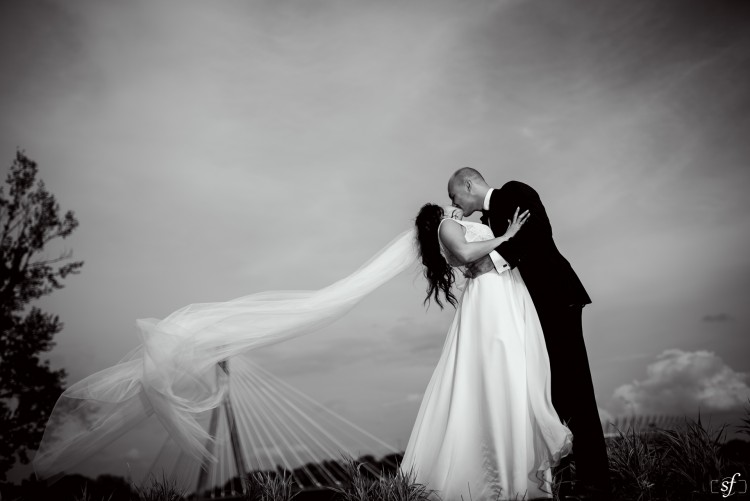 Suknia z kolekcji MiaLavi 2017, nr 1607, kolor Ivory