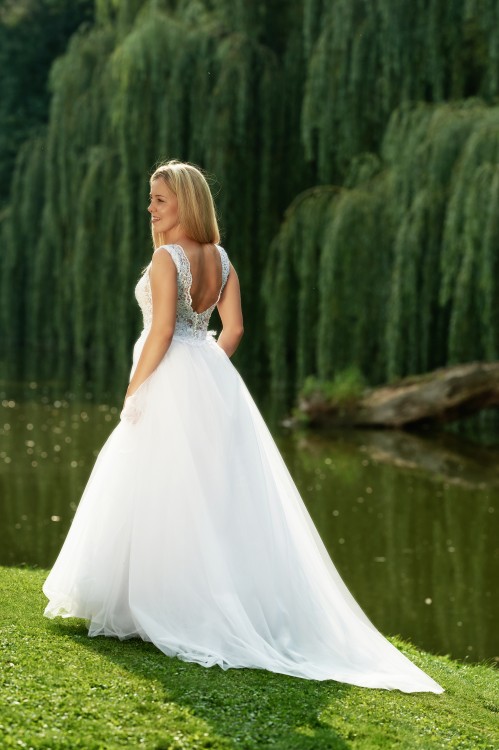 Piękna Sukienka Ślubna