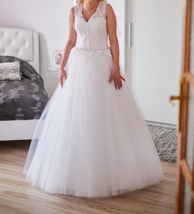 Śnieżnobiała suknia ślubna -36