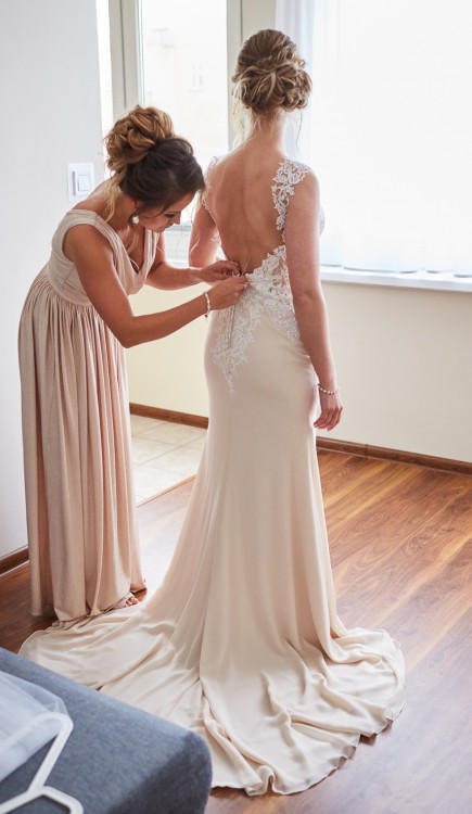 Suknia Lillian West 2017, wycięte plecy, rozmiar 34/36