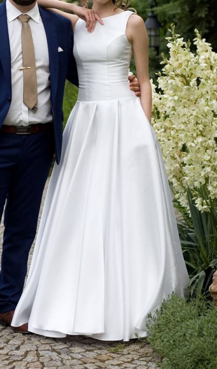 Prosta elegancka suknia ślubna rozmiar 34/36