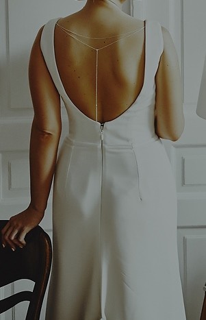 Minimalistyczna suknia z krysztalami Swarovski