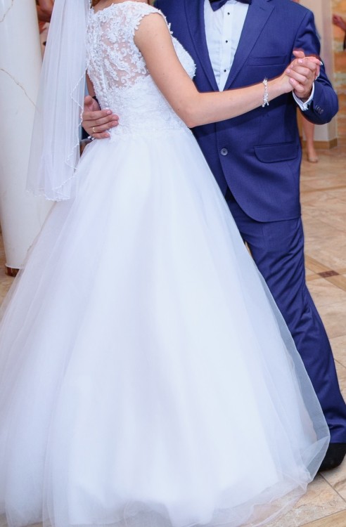 Piękna suknia ślubna