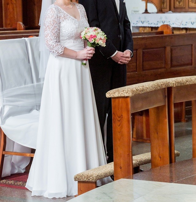 Lekka i Zwiewna Suknia Ślubna rozm. 40/42