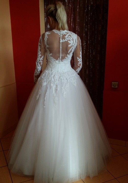 Sprzedam suknię ślubną typu princessa.