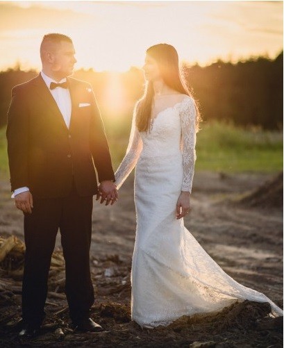 Suknia ślubna Elizabeth Passion 2017 ecru koronkowa z trenem