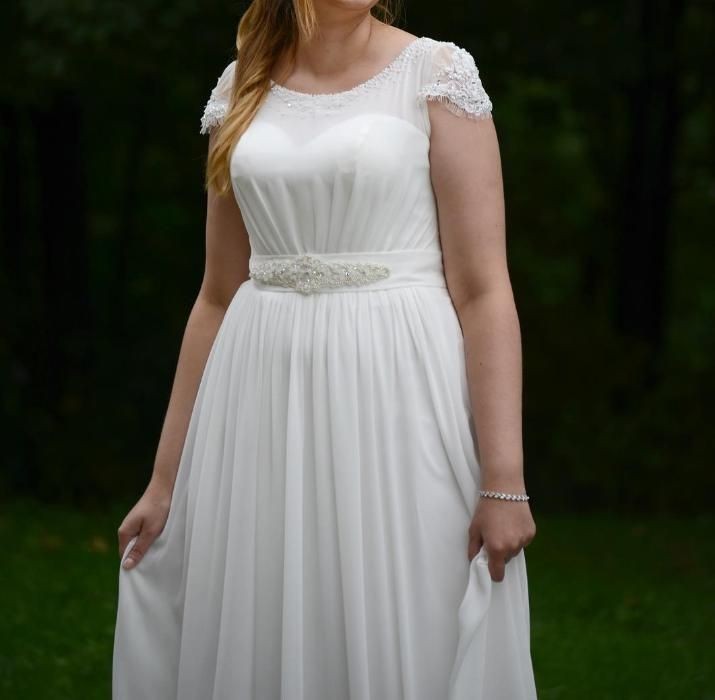 Lekka i romantyczna suknia ślubna: model Talisa