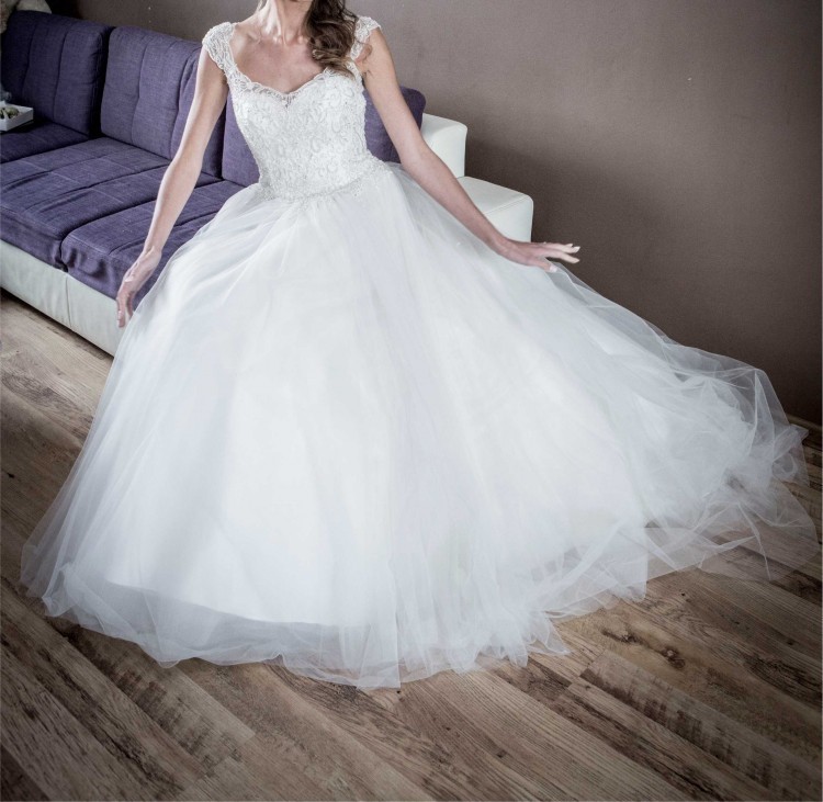 Piękna suknia Maloree