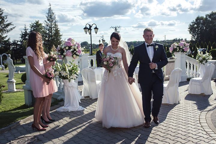 Wyjątkowa suknia szuka nowej właścicielki