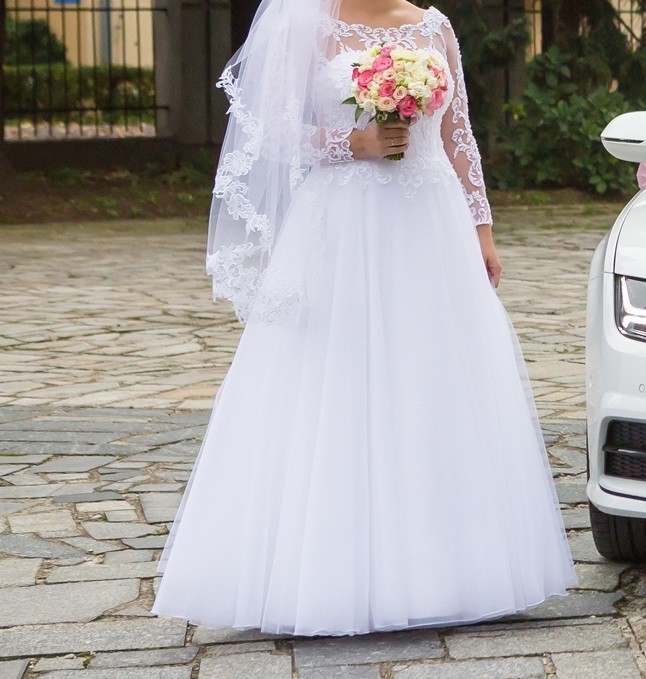 Koronkowa suknia ślubna Glamour 2017