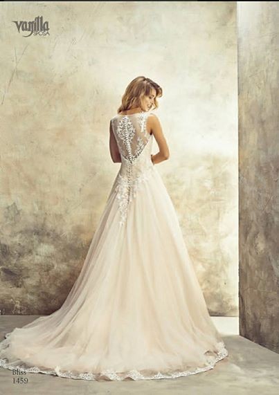 Sprzedam przepiękną suknię ślubną