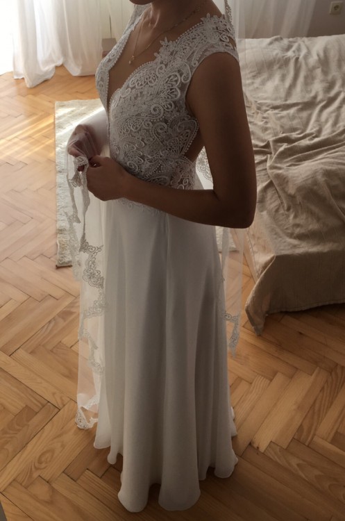 Sprzedam suknie ślubną z welonem