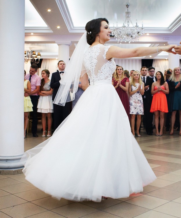 Suknia Ślubna marki Agora model z roku 2017.