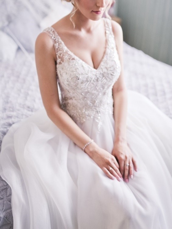 Suknia ślubna Moonlight Collection J6365