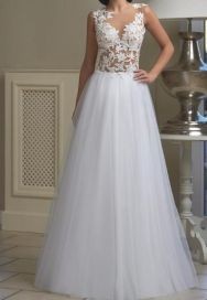 Zjawiskowa suknia biel