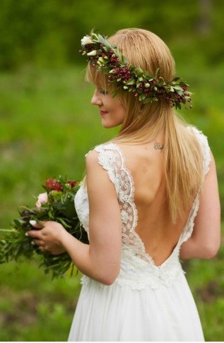 Suknia ślubna z welonem