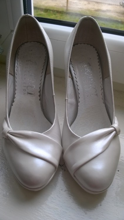 Piękne buty ślubne