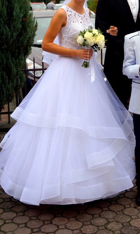 suknia ślubna 36 falbany gipiura welon