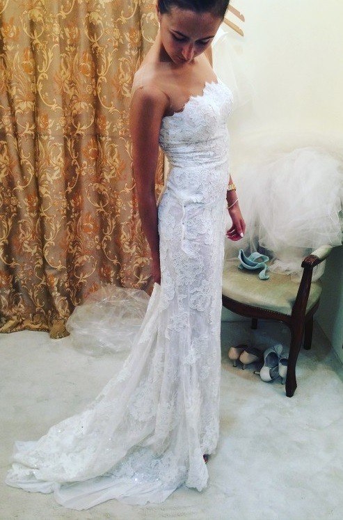 Koronkowa, dopasowana suknia ślubna boho rustykalna