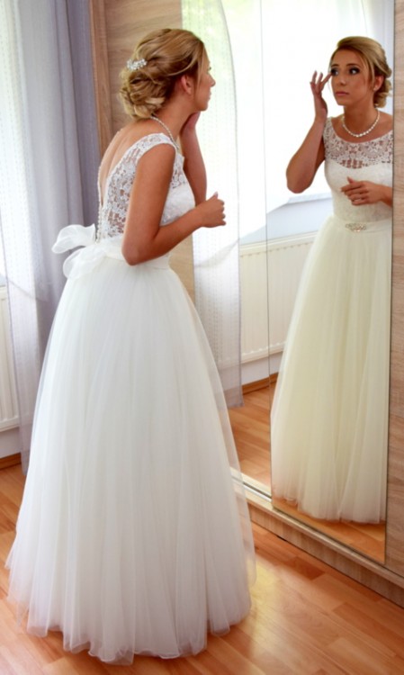 Suknia Ślubna Afrodyta-Davos Broszka do włosów GRATIS!