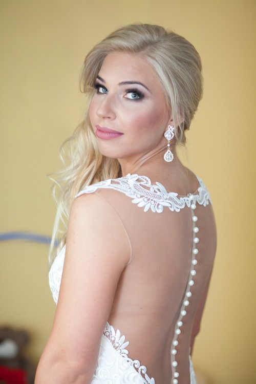 Sprzedam piękną suknię ślubną