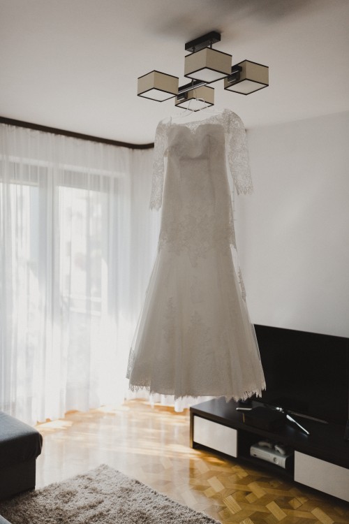 Sprzedam przepiękną suknię ślubną z 2017r.