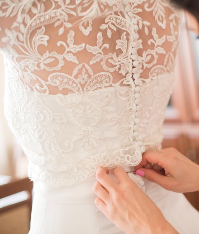 Sprzedam piękną klasyczną suknie ślubna rozmiar 38-40