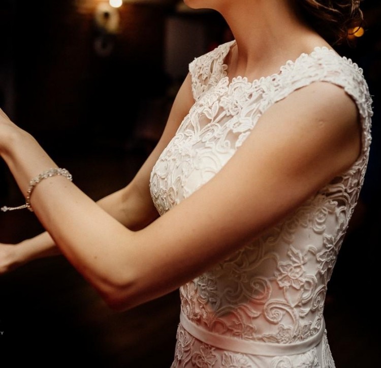 Suknia ślubna Agnes-The One, r. 36, muślin, k. śmietanka