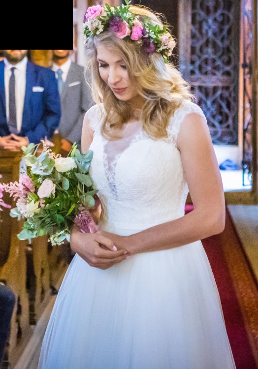 Stylowa Suknia Ślubna - piękna koronka z klasą