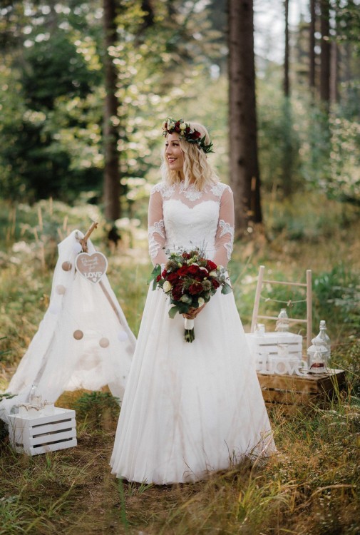 Piękna koronkowa suknia ślubna boho Amy Love Juno r. 36 tren