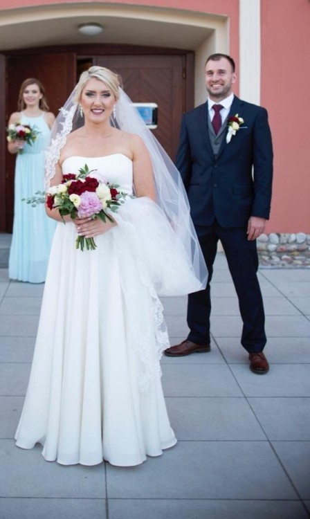 Sprzedam przepiekną suknię z kolekcji firmy Agnes