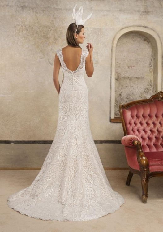 koronkowa suknia ślubna z salonu Fulara & Żywczyk w Krakowie