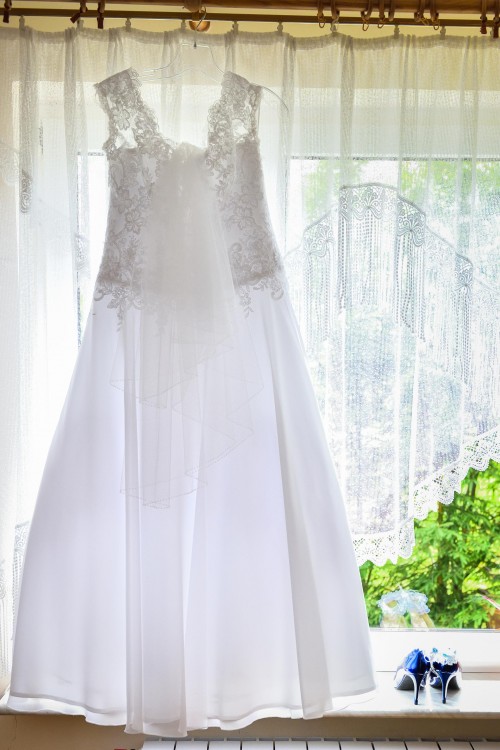 sprzedam przepiękną suknię ślubną rozmiar 36/38