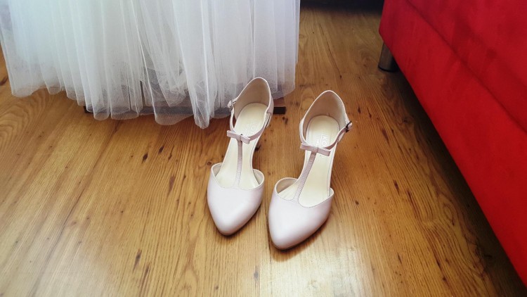 Buty ślubne, czółenka Kotyl r. 38 róż lico