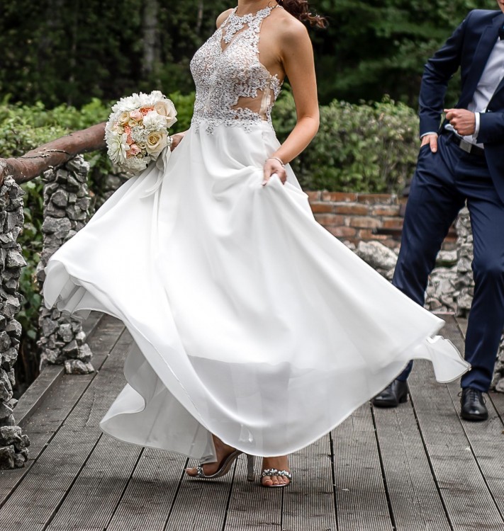 piękna zdobiona suknia ślubna - biała rozmiar 36