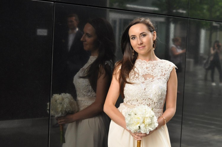 Suknia na całonocne wesele, delikany muślinowy dół!