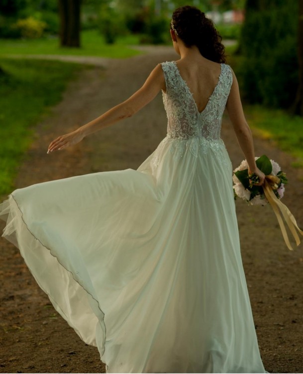 Wygodna suknia z muślinu