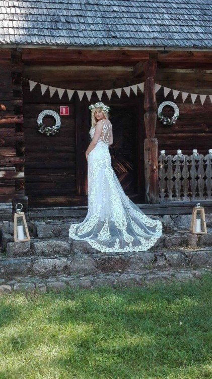 Suknia ślubna kolekcja Berta Bridal
