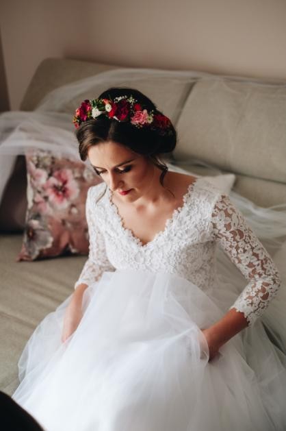 sprzedam koronkową suknię ślubną w rozmiarze 34/36