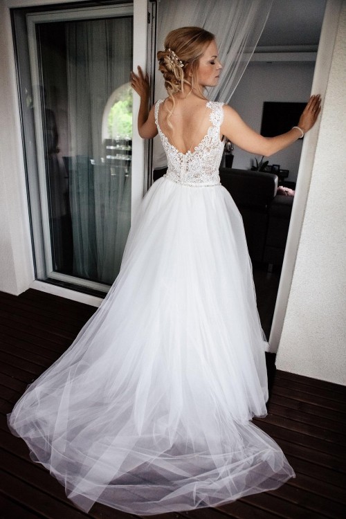 Suknia ślubna Rozalin z trenem + dodatki