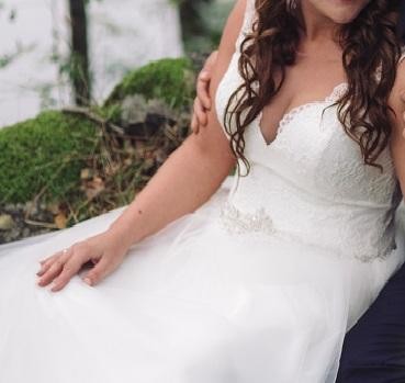 Suknia ślubna 40-42, kolor ivory + welon katedralny 2,5 m